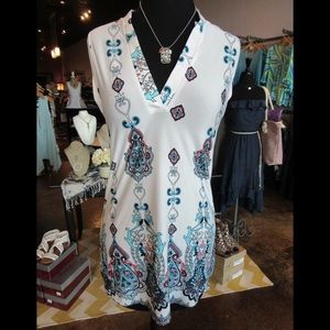 5⭐️! 🚨SALE! 🐚 cream, colorful print v-neck top